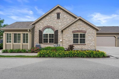 1013 Ann Marie Way, Oconomowoc, WI, 53066-2916 | Card Image