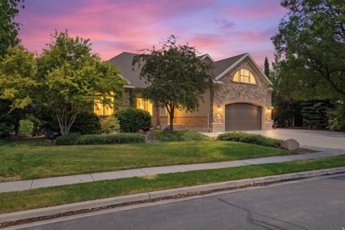 6748 W Canterbury Dr, Highland, UT, 84003-9331 | Card Image