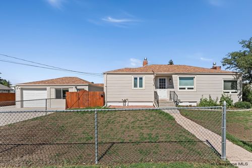 2002 S 3rd Ave, Cheyenne, WY, 82007-3384 | Card Image