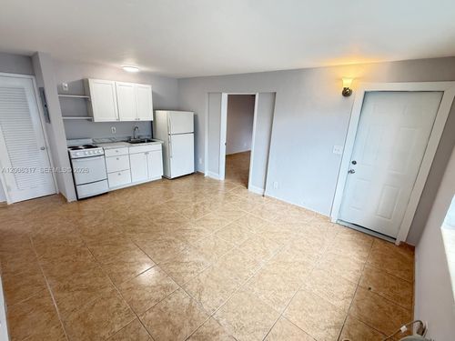 4-1834 Harding St, Hollywood, FL, 33020 | Card Image