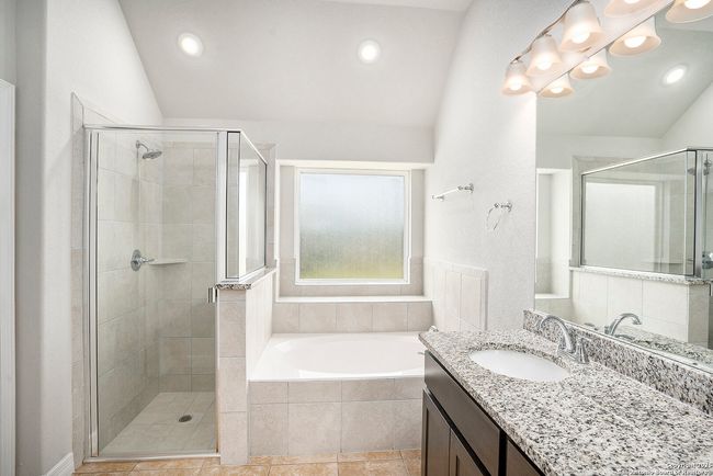 420 Bee Caves Cv, House other with 5 bedrooms, 3 bathrooms and null parking in Cibolo TX | Image 12