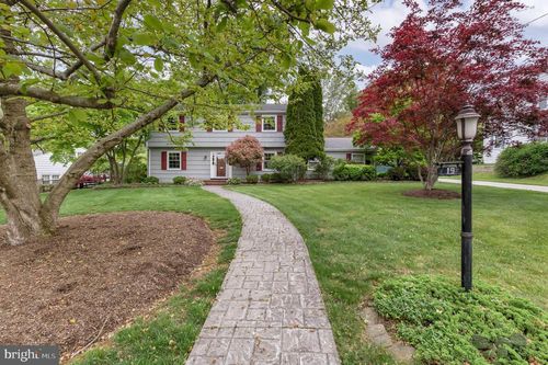 19 Farm Rd, EWING, NJ, 08638-1427 | Card Image