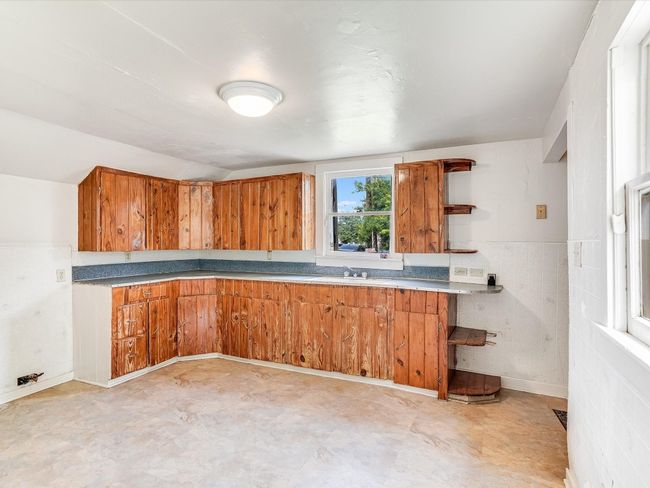 Kitchen/Breakfast or Filing/Break Room | Image 11