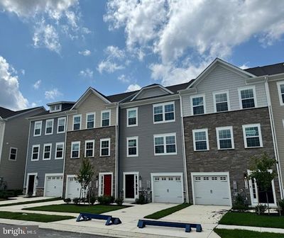 8336 Dieter Drive, Townhouse with 4 bedrooms, 3 bathrooms and null parking in ROSEDALE MD | Image 2