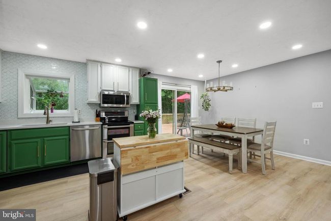 8170 Sinclair Mill Rd, House other with 4 bedrooms, 3 bathrooms and null parking in MANASSAS VA | Image 7