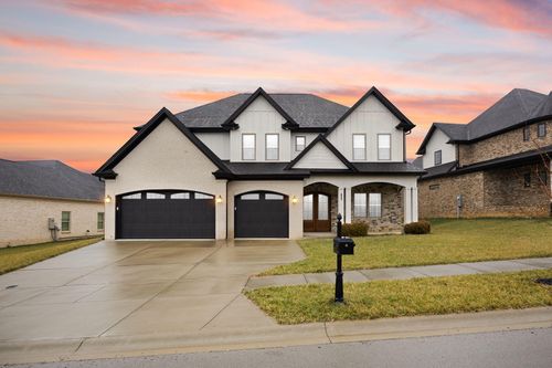 417 Weston Park, Lexington, KY, 40515-5725 | Card Image