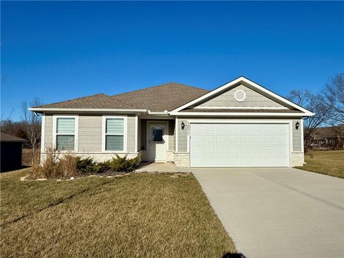 1011 Redbud Dr, Paola, KS, 66071 | Card Image