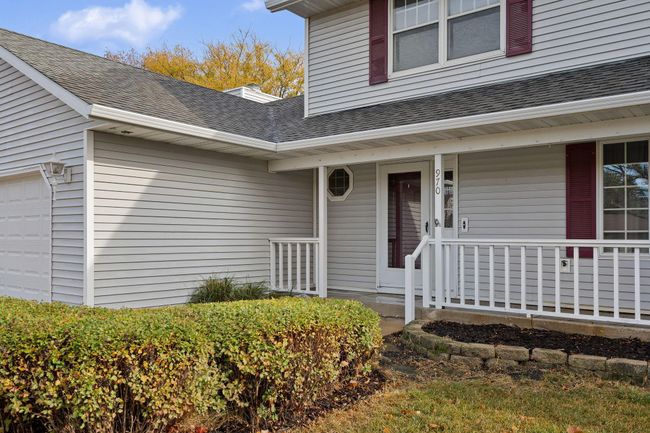 Front Entry | Image 56