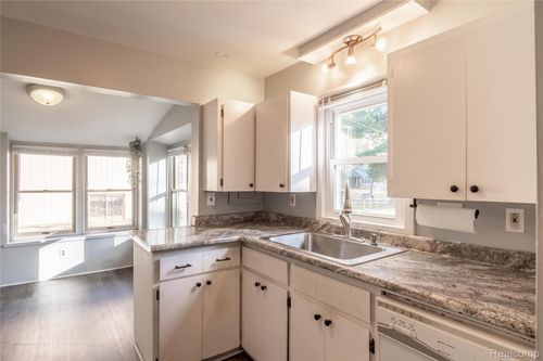 8370 Arlis Street, Commerce Charter Township, MI, 48382 | Card Image