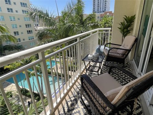 525-2000 N Bayshore Dr, Miami, FL, 33137-5120 | Card Image