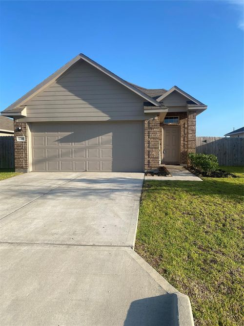 17768 Lionheart Rd, Conroe, TX, 77306-2210 | Card Image