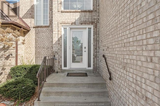 4520 Centre Lake Dr, House other with 5 bedrooms, 4 bathrooms and null parking in Windsor ON | Image 5