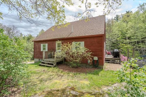 348 North Road, Deerfield, NH, 03037 | Card Image