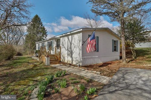 36 Hickory Hills Dr, Bath, PA, 18014-2114 | Card Image