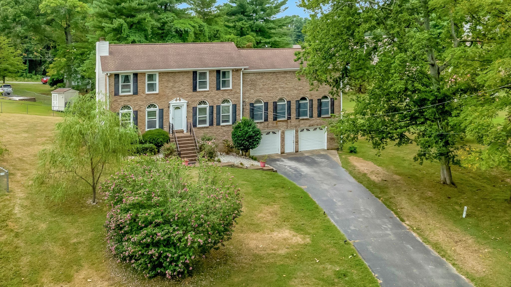 Rocky Dr, Columbia, TN 38401