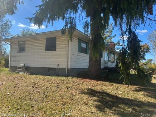 3369 Dove Rd, Port Huron, MI, 48060-4747 | Card Image