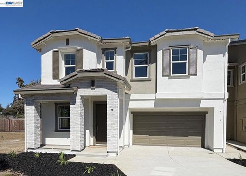 125 Creek View Cir, Fairfield, CA, 94533-6758 | Card Image