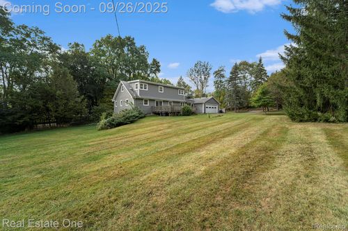 1800 Silverbell Rd, Rochester, MI, 48306-1533 | Card Image