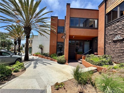 215 Pier Avenue, Hermosa Beach, CA, 90254 | Card Image