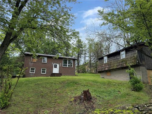 110 Roger Ln, Irwin, PA, 15642-8034 | Card Image