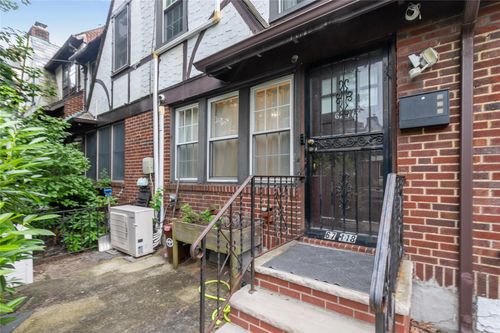 67118 Burns St, Forest Hills, NY, 11375-4146 | Card Image