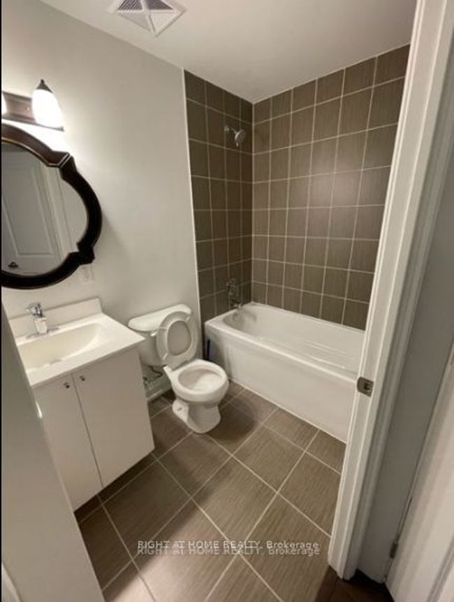 702 - 5309 Highway 7, Condo with 1 bedrooms, 1 bathrooms and 1 parking in Vaughan ON | Image 8