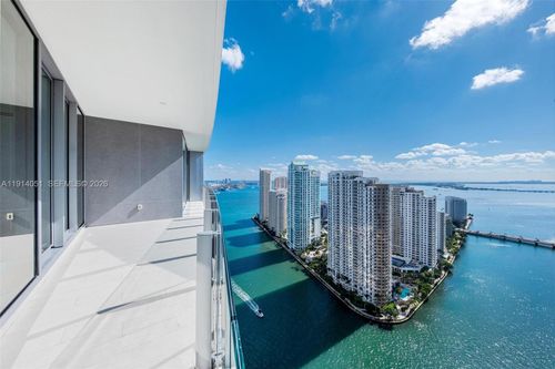 3506w-300 Biscayne Boulevard Way, Miami, FL, 33131-2856 | Card Image