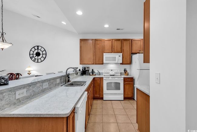 64 - 637 Botany Loop, Townhouse with 3 bedrooms, 2 bathrooms and null parking in Murrells Inlet SC | Image 7