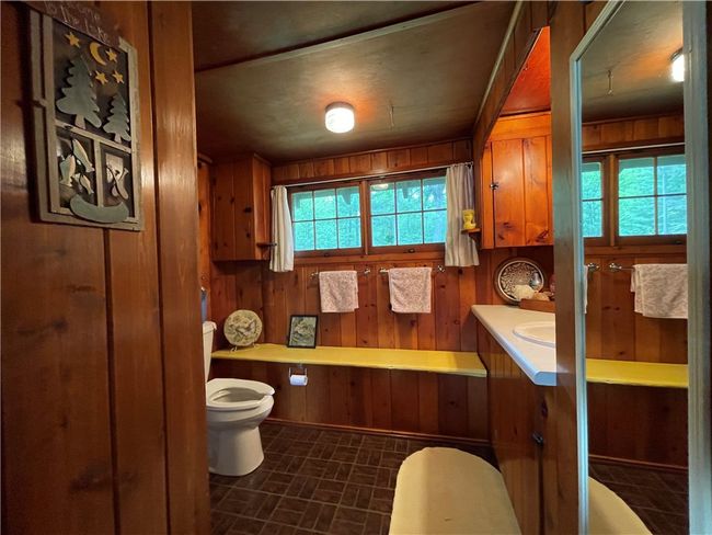 Bathroom | Image 26