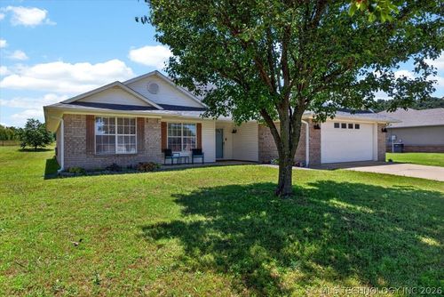 113 Nanih Waiya Ln, Poteau, OK, 74953 | Card Image