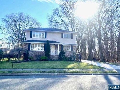 282 Falmouth Ave, Elmwood Park, NJ, 07407-2810 | Card Image