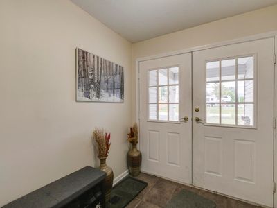 35684 Moore Ave, House other with 4 bedrooms, 2 bathrooms and 8 parking in Mission BC | Image 3