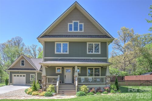6 Hamlet St, Black Mountain, NC, 28711-8102 | Card Image