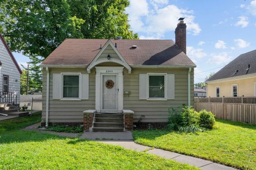 2500 Thomas Ave N, Minneapolis, MN, 55411-1747 | Card Image