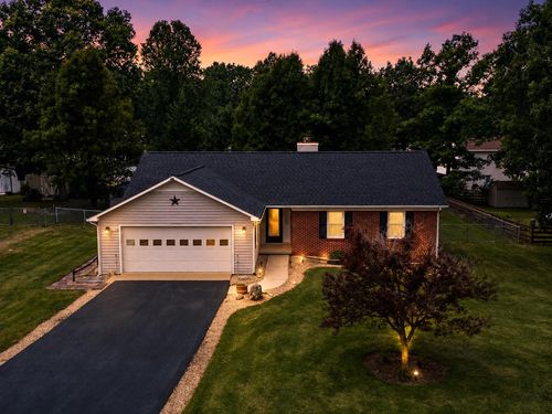 319 Forest Springs Dr, STUARTS DRAFT, VA, 24477-2913 | Card Image