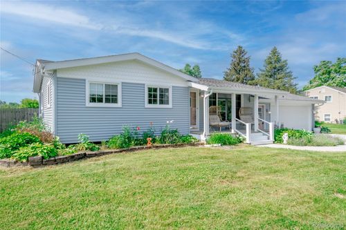 3474 Bilsky St, Burton, MI, 48519-1039 | Card Image