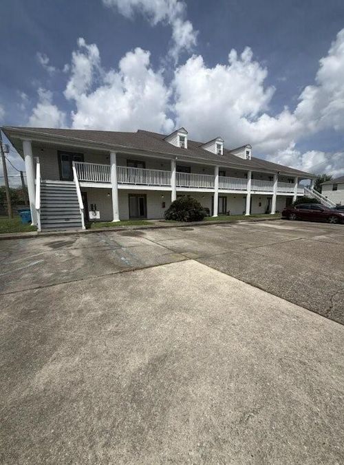 9-76 Carriage Ln, Destrehan, LA, 70047-3116 | Card Image