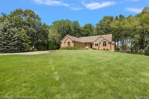 12120 Shaffer Rd, Springfld Twp, MI, 48350-3709 | Card Image