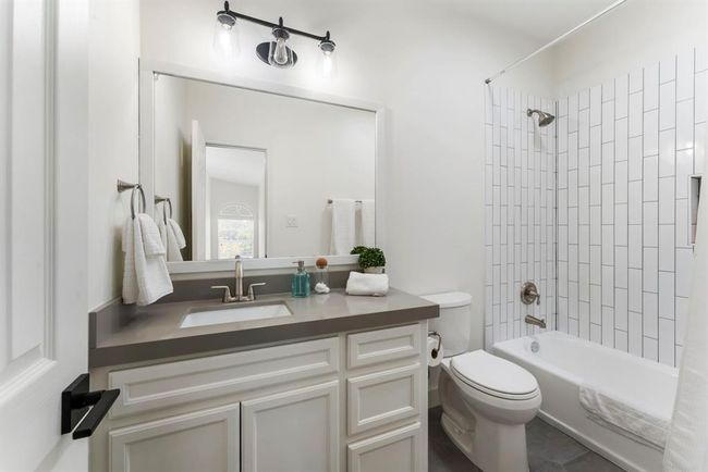 Ensuite bath | Image 28