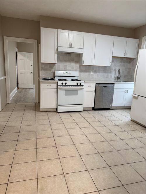 2-100 Vandewater St, Providence, RI, 02908-1626 | Card Image