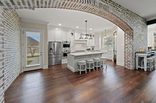 36528 Royal Oak Dr, Prairieville, LA, 70769-3158 | Card Image