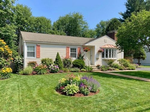 31 Francis Ave, Shrewsbury, MA, 01545-3007 | Card Image