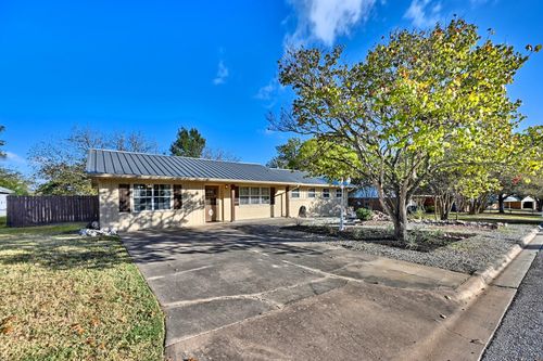 1006 Top Hill Dr, Brenham, TX, 77833-2585 | Card Image
