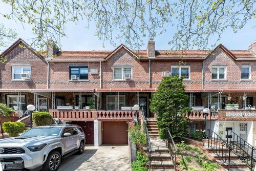 676 38th St, Brooklyn, NY, 11232 | Card Image
