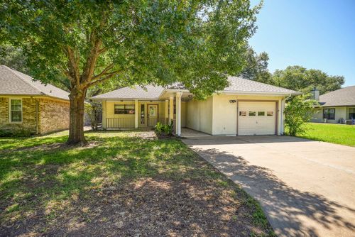 504 Leah Ln, Smithville, TX, 78957-1700 | Card Image