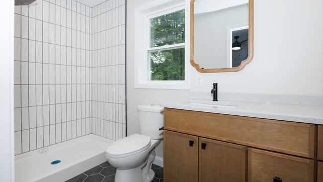512 E Walnut St, House other with 2 bedrooms, 3 bathrooms and 2 parking in Hudson IL | Image 21