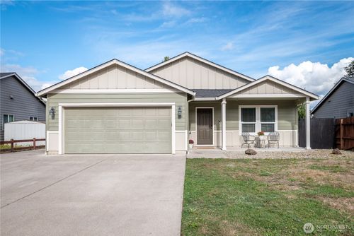 135 Haley Dr, Longview, WA, 98632-1251 | Card Image