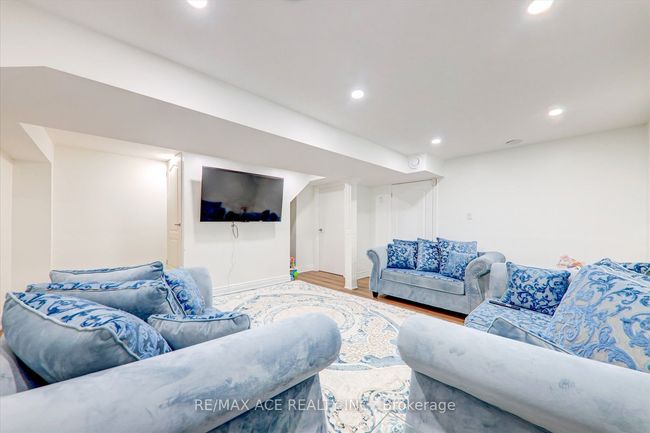 82 Warnford Cir, House other with 7 bedrooms, 5 bathrooms and 4 parking in Ajax ON | Image 38