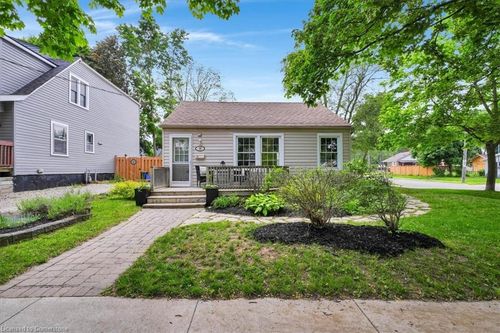 39 Brant Cres, Kitchener, ON, N2M4A2 | Card Image