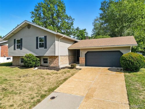 4633 Colima Ct, Saint Louis, MO, 63128-2309 | Card Image